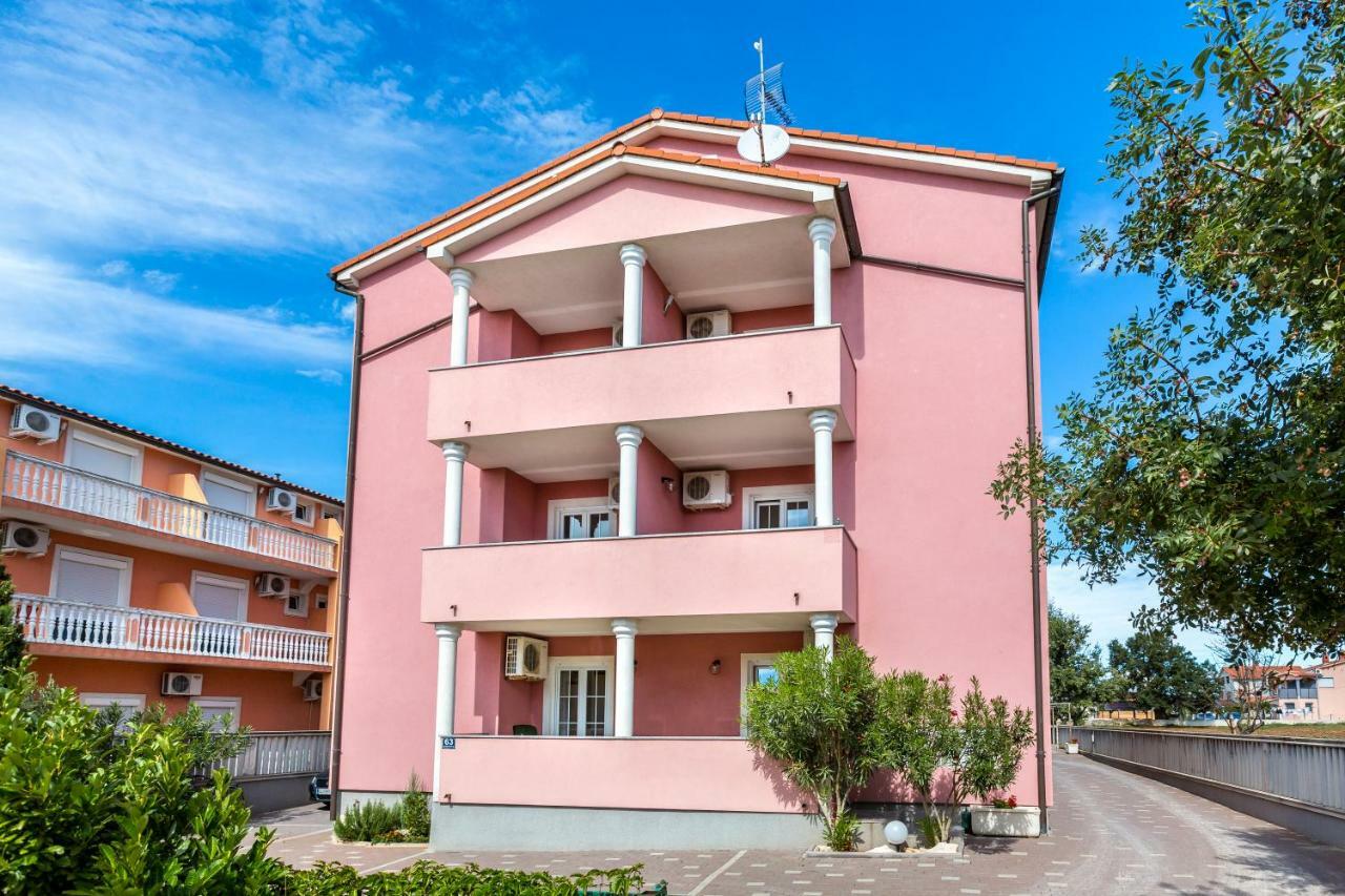 Apartmani Diana ميدولين المظهر الخارجي الصورة